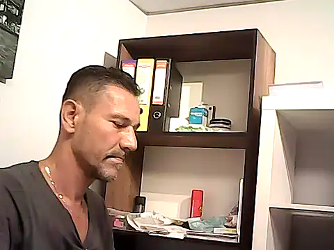 mastercharisma35 Adlı Modelin Canlı XXX Sohbeti