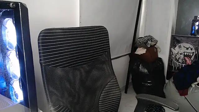 harold_18_'s Live XXX Chat