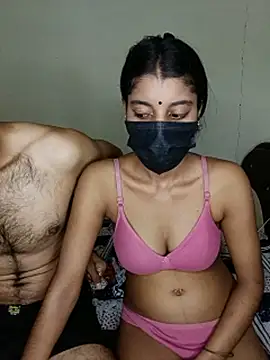 Pokazy przed kamerką – Erotic-Girl