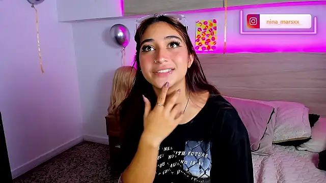 Nina-Mars live XXX chat