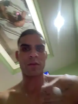 _DiegoMacho Show in webcam