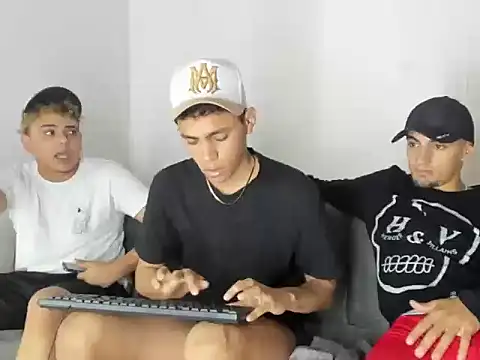 Czat XXX na żywo – Charlie_Scorpion