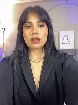 AlmaBlaze's Live XXX Chat