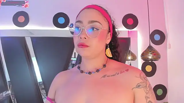 antonelllepiercee Chat XXX in diretta