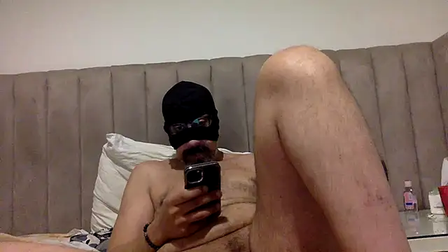 CaiBull live XXX chat