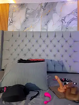 La_indiia's Live XXX Chat