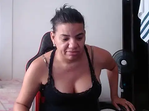 Chatroom XXX en direct de Adriana_0312