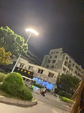 qianduoduo521 网络视讯表演