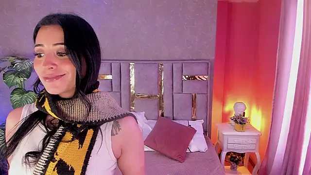 emy_fg's Live XXX Chat