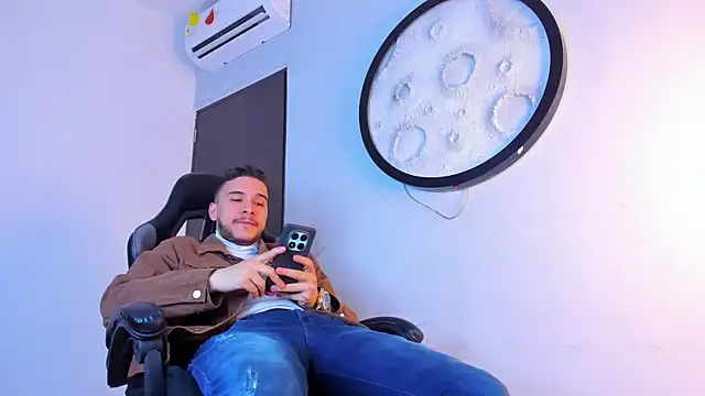 mike_257 লাইভ XXX চ্যাট