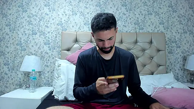 Онлайн чат XXX AndrewCrooss