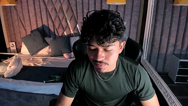 Chat XXX en directo de NicolaiKarav