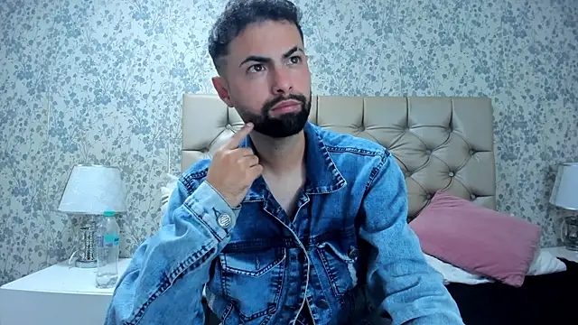 AndrewCrooss Live XXX-chat