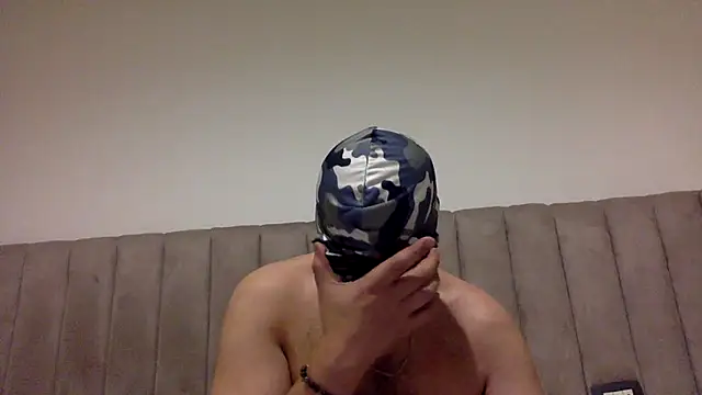 Czat XXX na żywo – CaiBull