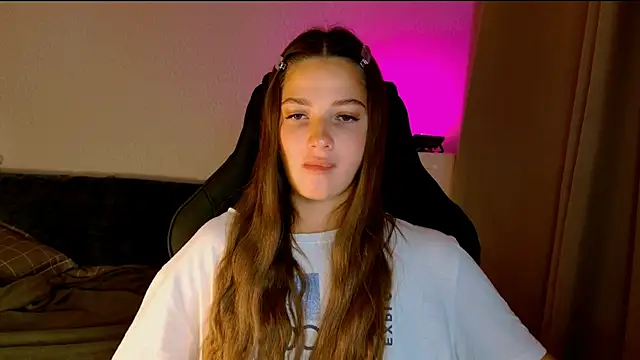 KiraVair XXX чат на живо