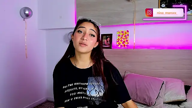 Nina-Mars Adlı Modelin Canlı XXX Sohbeti