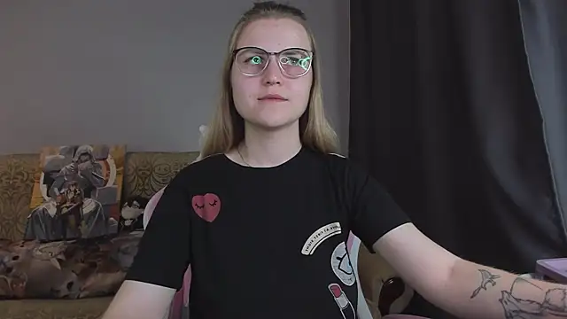 MissBrightShine XXX чат на живо