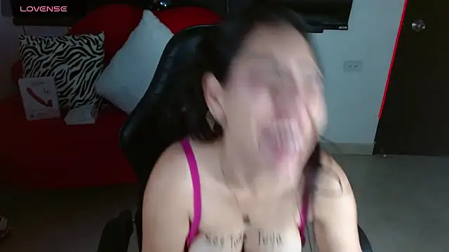 LunaSub69_'s Live XXX Chat