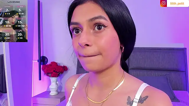 lilith_petit_'s Live XXX Chat