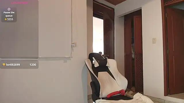 perla_hot4u 在線直播表演