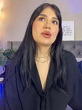 AlmaBlaze's Live XXX Chat