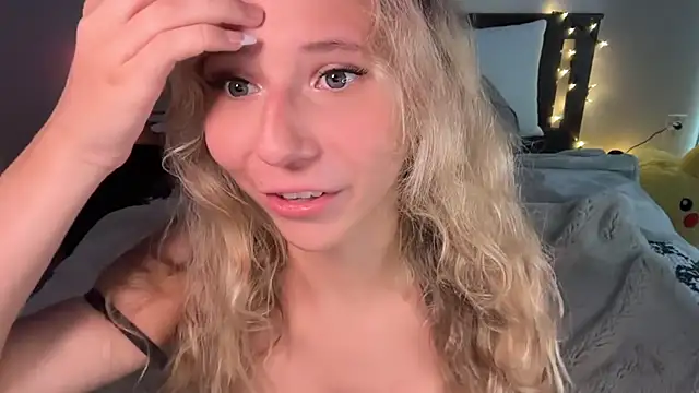 anyaa777 élő XXX-chatje
