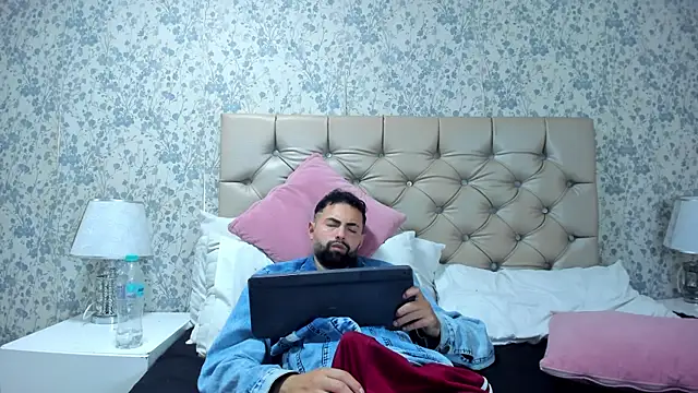 Chat XXX Live AndrewCrooss