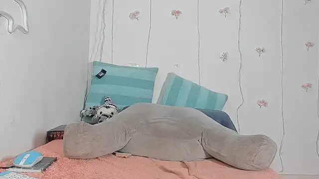 YoungSophie Adlı Modelin Canlı XXX Sohbeti