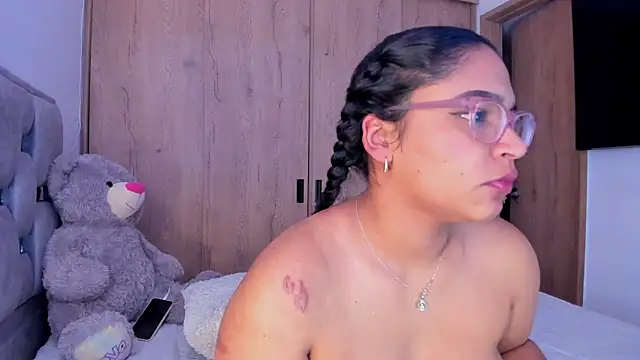 iriss_25's Live XXX Chat