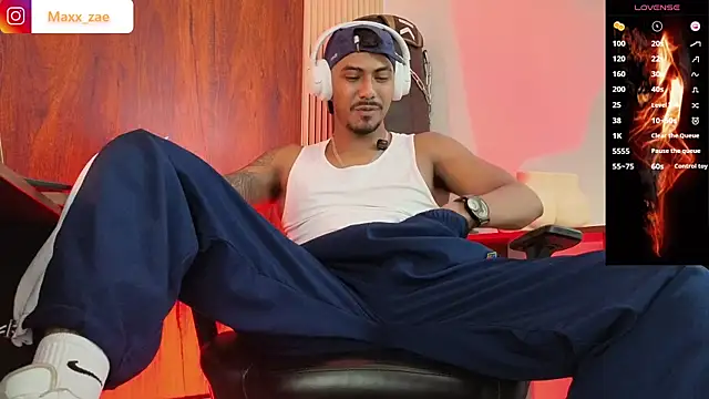 Chatroom XXX en direct de Latinmoster_boss
