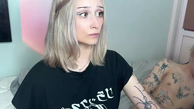 mia_side élő XXX-chatje