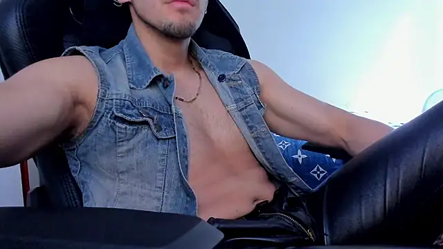 Tommy_Bred Chat XXX live
