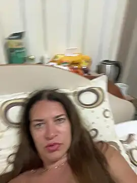 Milana8263 Adlı Modelin Canlı XXX Sohbeti