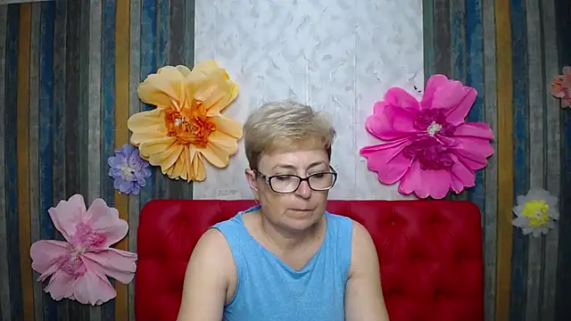 EmiliaGree's Live XXX Chat