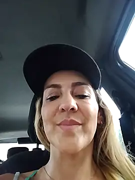 XXX chat uživo modela Monita_Med