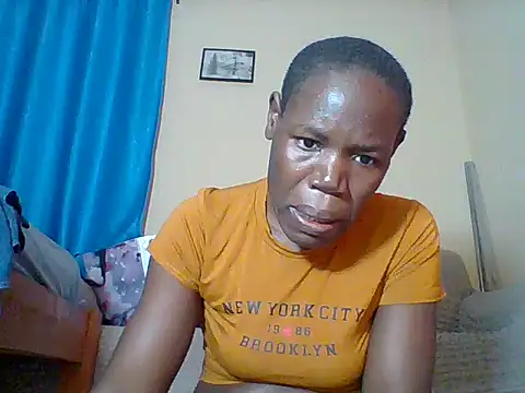 Blacksexyqueen24's Live XXX Chat
