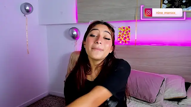 Chat XXX ao vivo de Nina-Mars