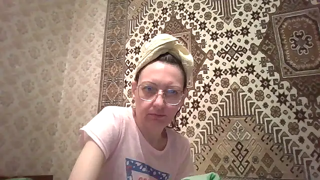 FayInessaKiss' Live XXX Chat