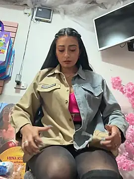 Chat +18 de IsabellaMariet ao vivo