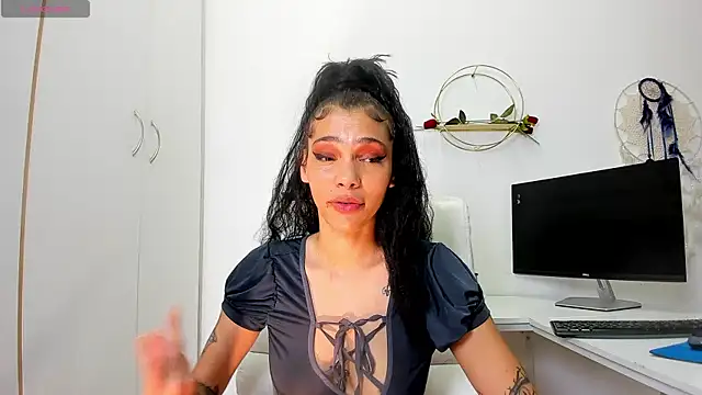 TattoedLexi_ লাইভ XXX চ্যাট