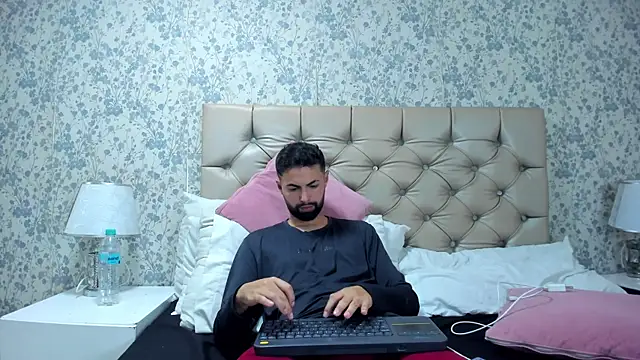 Chat +18 de AndrewCrooss ao vivo