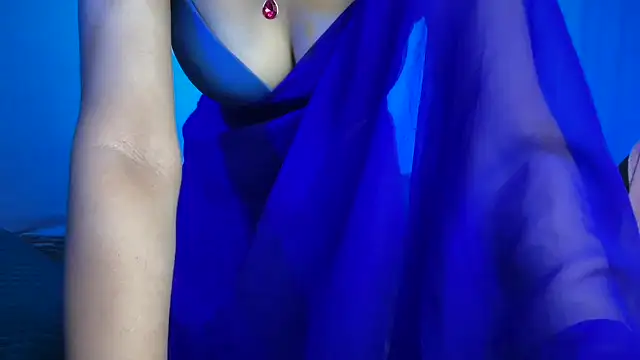 Chat +18 de QueenAngelena ao vivo