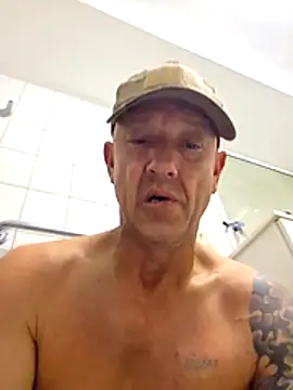 usemeplz: διαδικτυακό σόου στην κάμερα