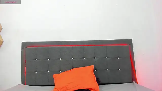 Lil_Aurora_ লাইভ XXX চ্যাট