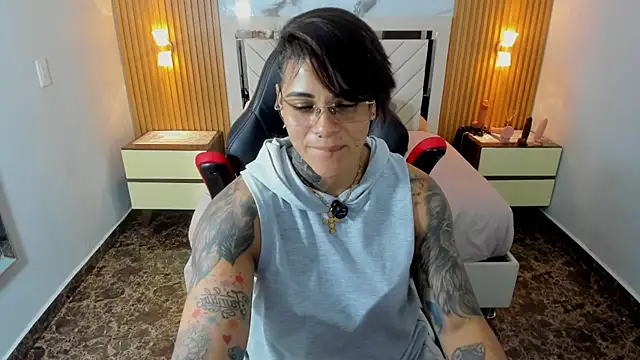 KAROLLJONES1's Live XXX Chat