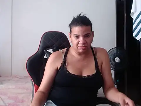 Chatroom XXX en direct de Adriana_0312