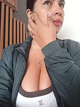 Nathaly_12 Chat XXX in diretta