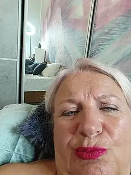 AvrilMillers Adlı Modelin Canlı XXX Sohbeti