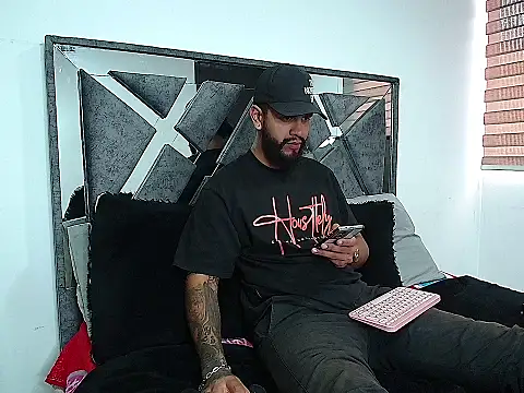 Gabrielwood22 élő XXX-chatje