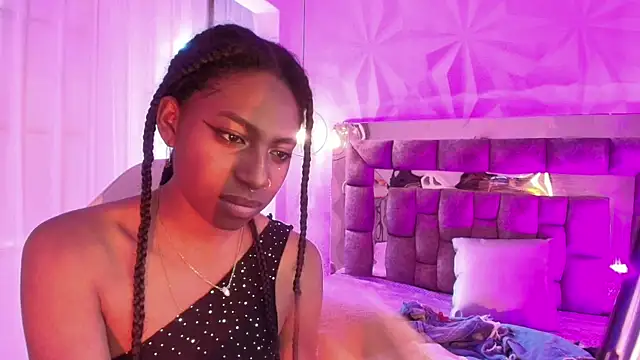 Онлайн чат XXX Queen_perla_